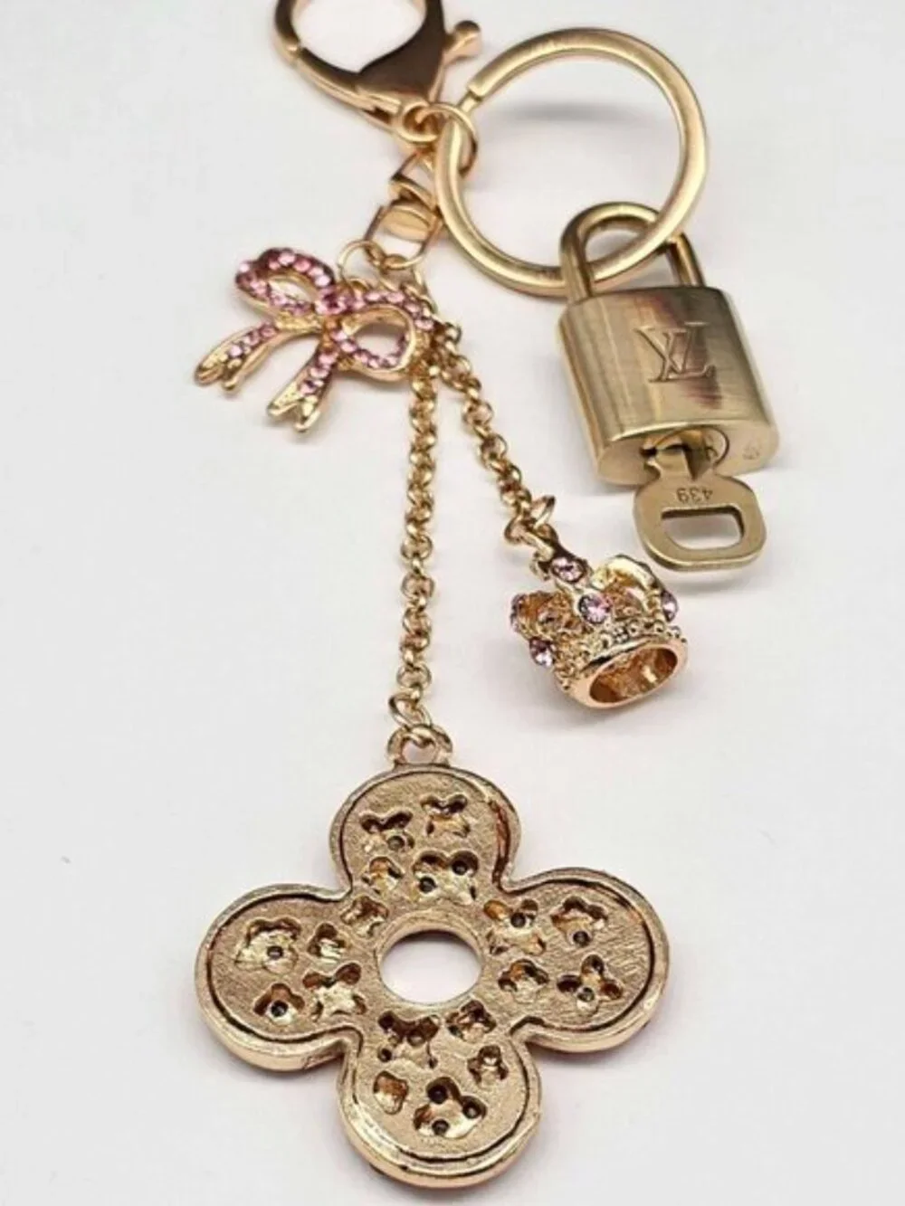 Louis Vuitton Authentic Gold Lock 🔒 Unbranded Flower Keychain Charm for Bags